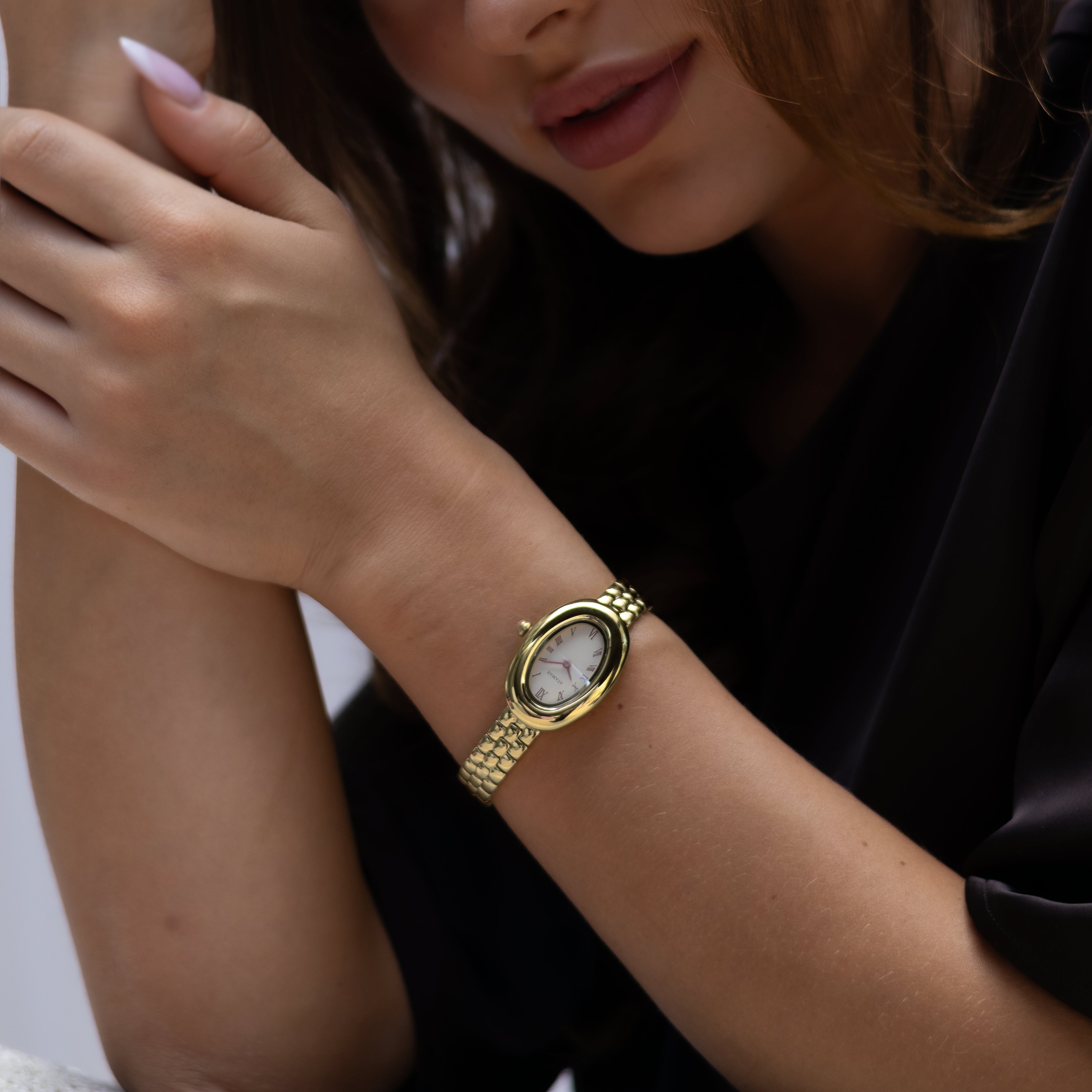 Doa Oval Classic Watch  AYAMAE Amsterdam