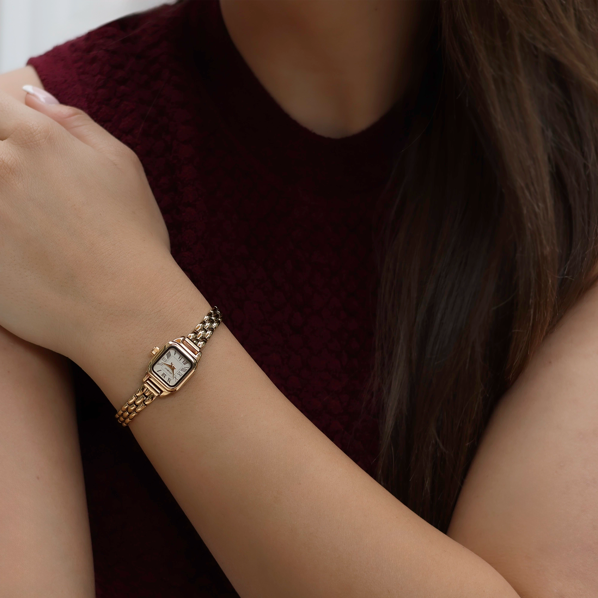 Noir Vintage Classic Watch  AYAMAE Amsterdam