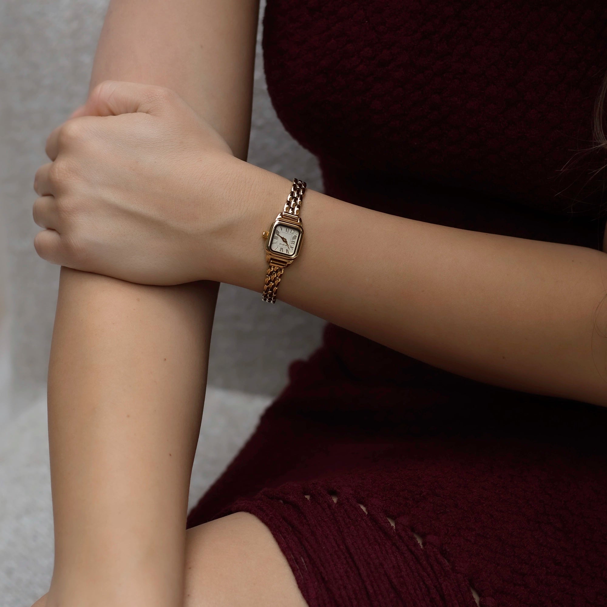 Noir Vintage Classic Watch  AYAMAE Amsterdam