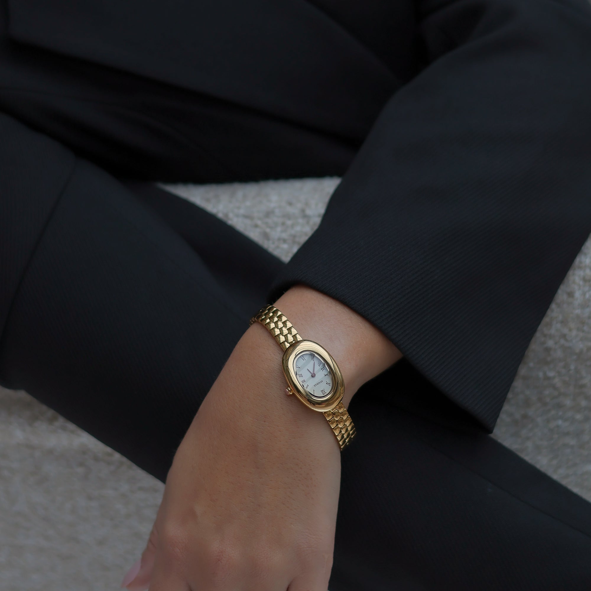 Doa Oval Classic Watch  AYAMAE Amsterdam
