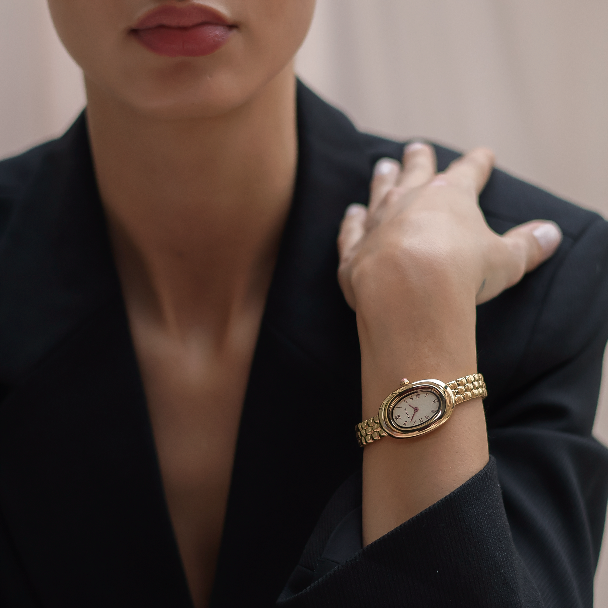 Doa Oval Classic Watch  AYAMAE Amsterdam